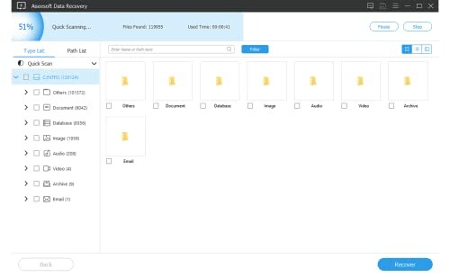 Data recovery software interface displaying file recovery progress.