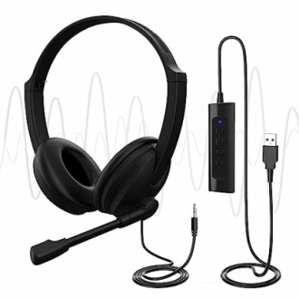 USB wired headset with microphone and inline controls.